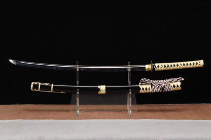 Mirror Half-Tachi